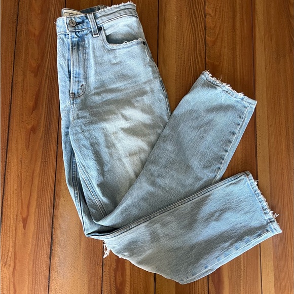 Abercrombie & Fitch The Mom High Rise Curve Love Blue Denim Jeans - Picture 3 of 4